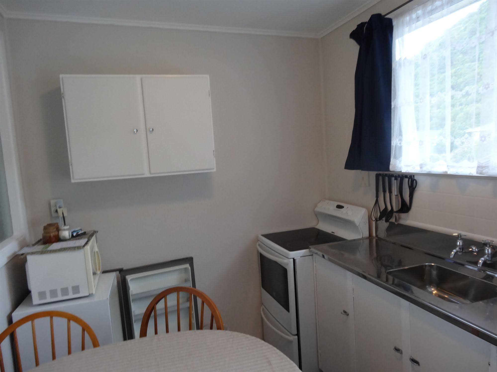 Beachside Sunnyvale Motel Picton Buitenkant foto