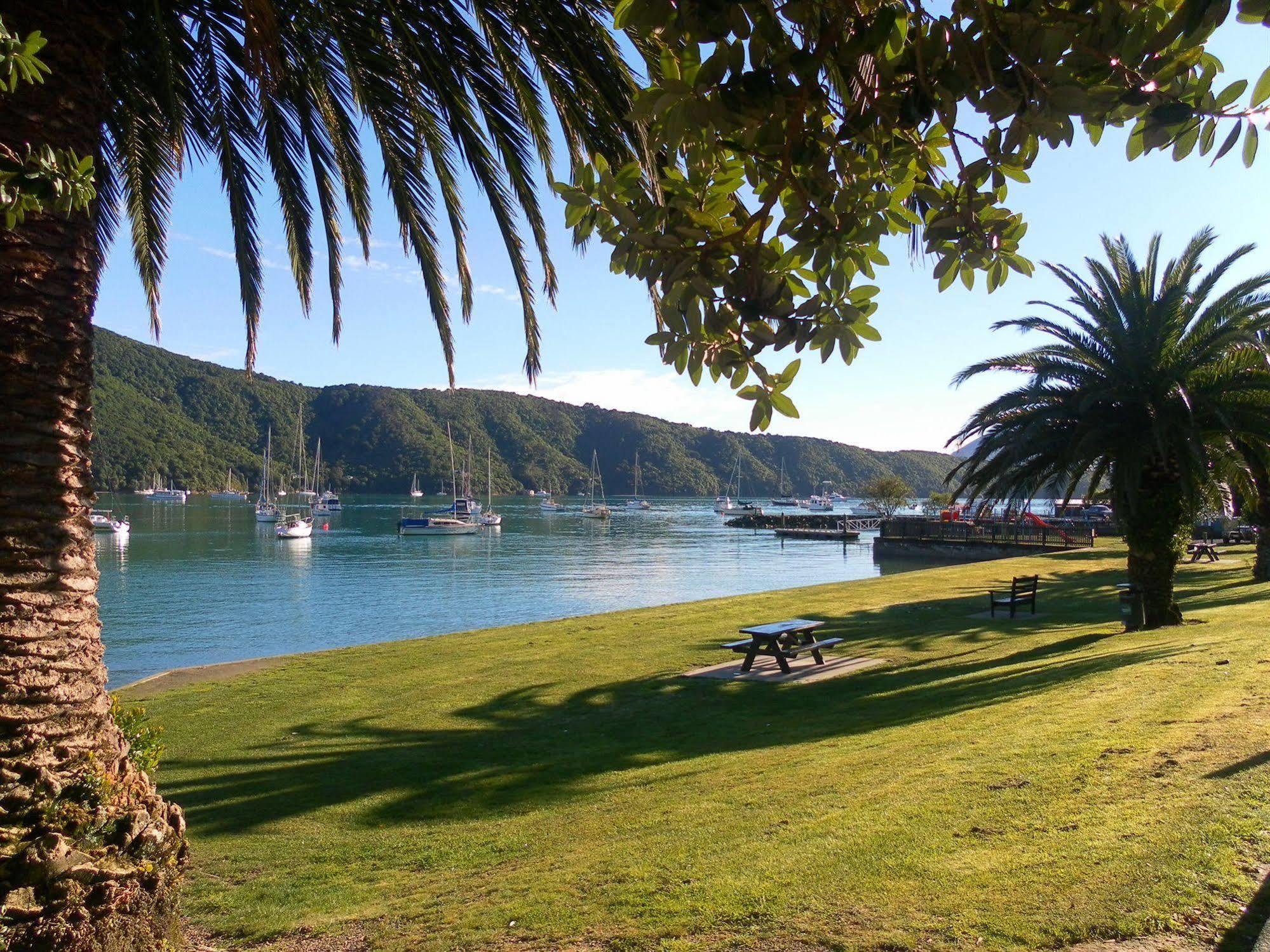 Beachside Sunnyvale Motel Picton Buitenkant foto