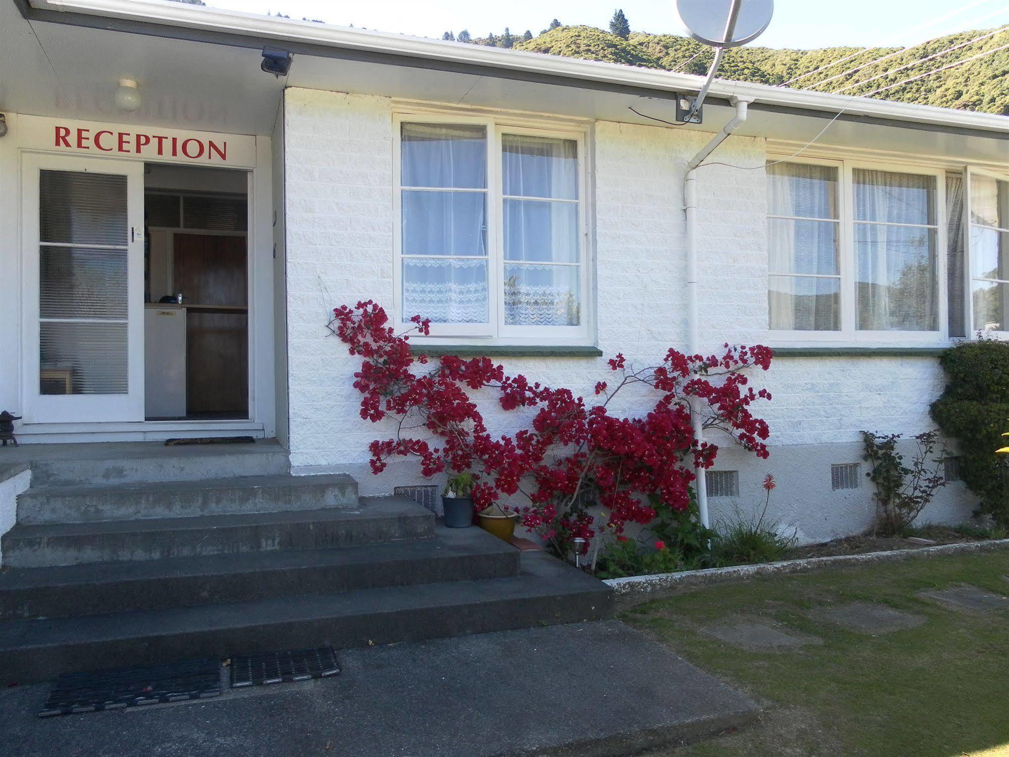 Beachside Sunnyvale Motel Picton Buitenkant foto