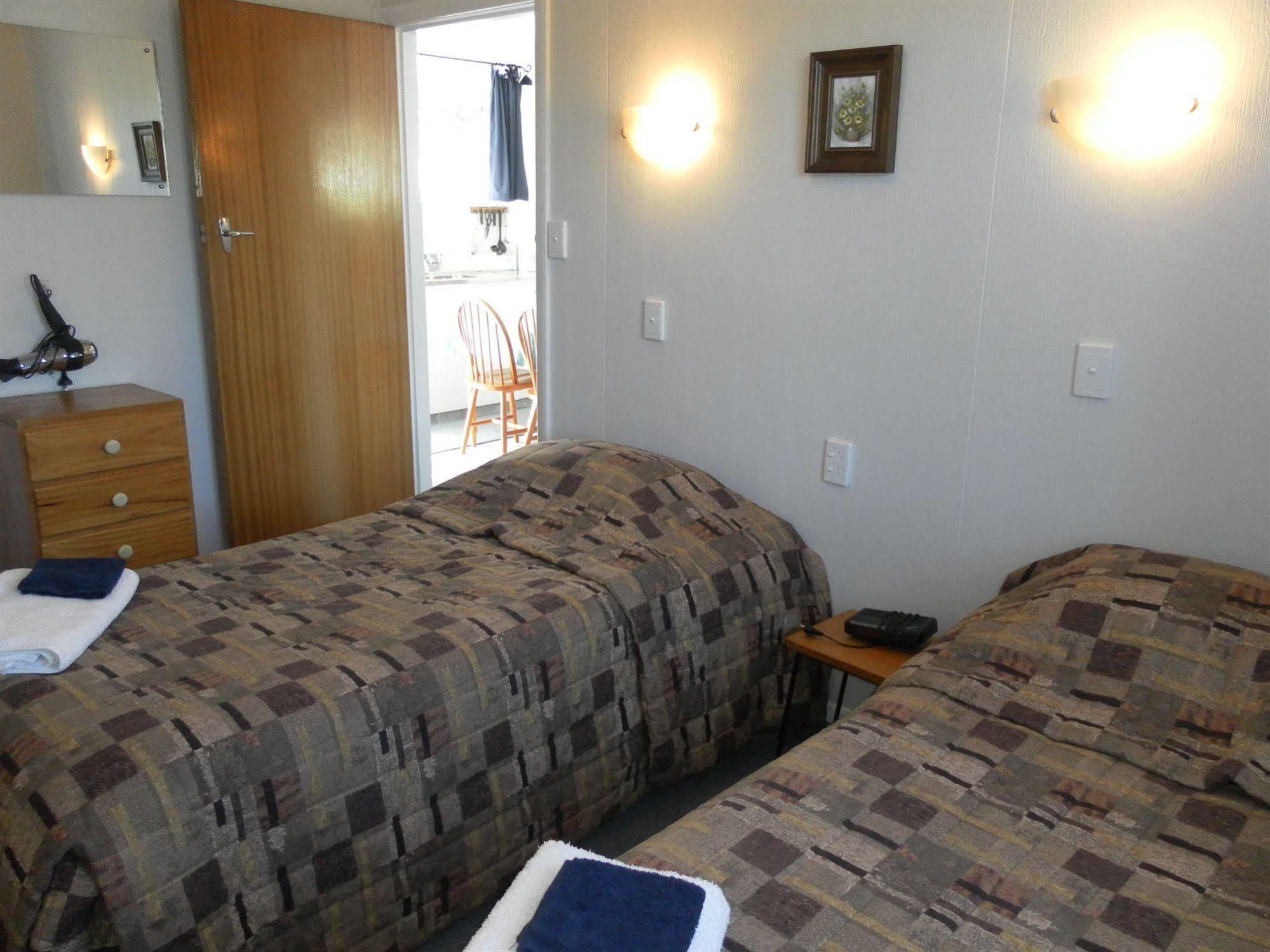Beachside Sunnyvale Motel Picton Buitenkant foto