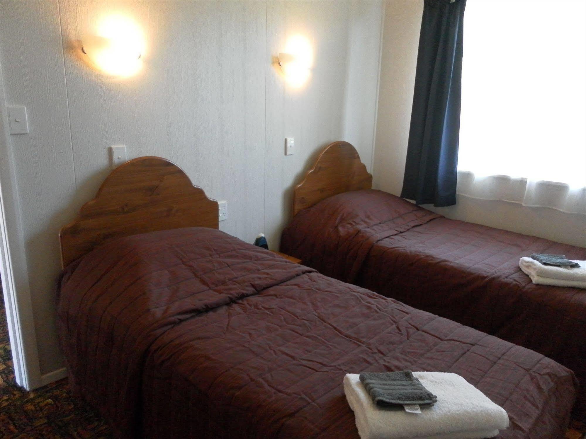 Beachside Sunnyvale Motel Picton Buitenkant foto