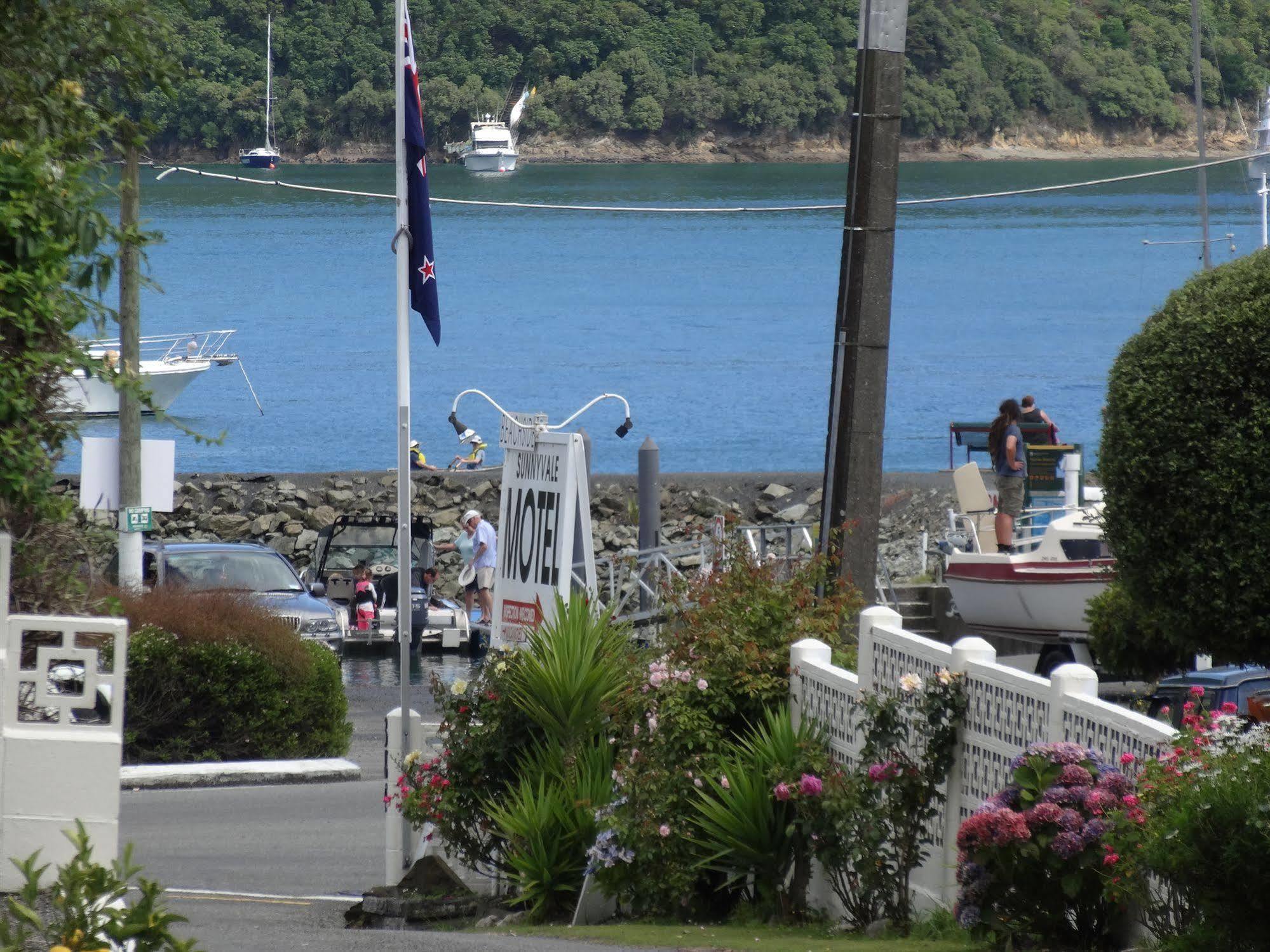 Beachside Sunnyvale Motel Picton Buitenkant foto